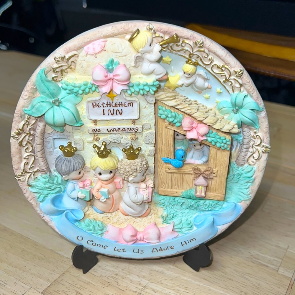 Precious Moments Nativity Plate w/ Hinged Door